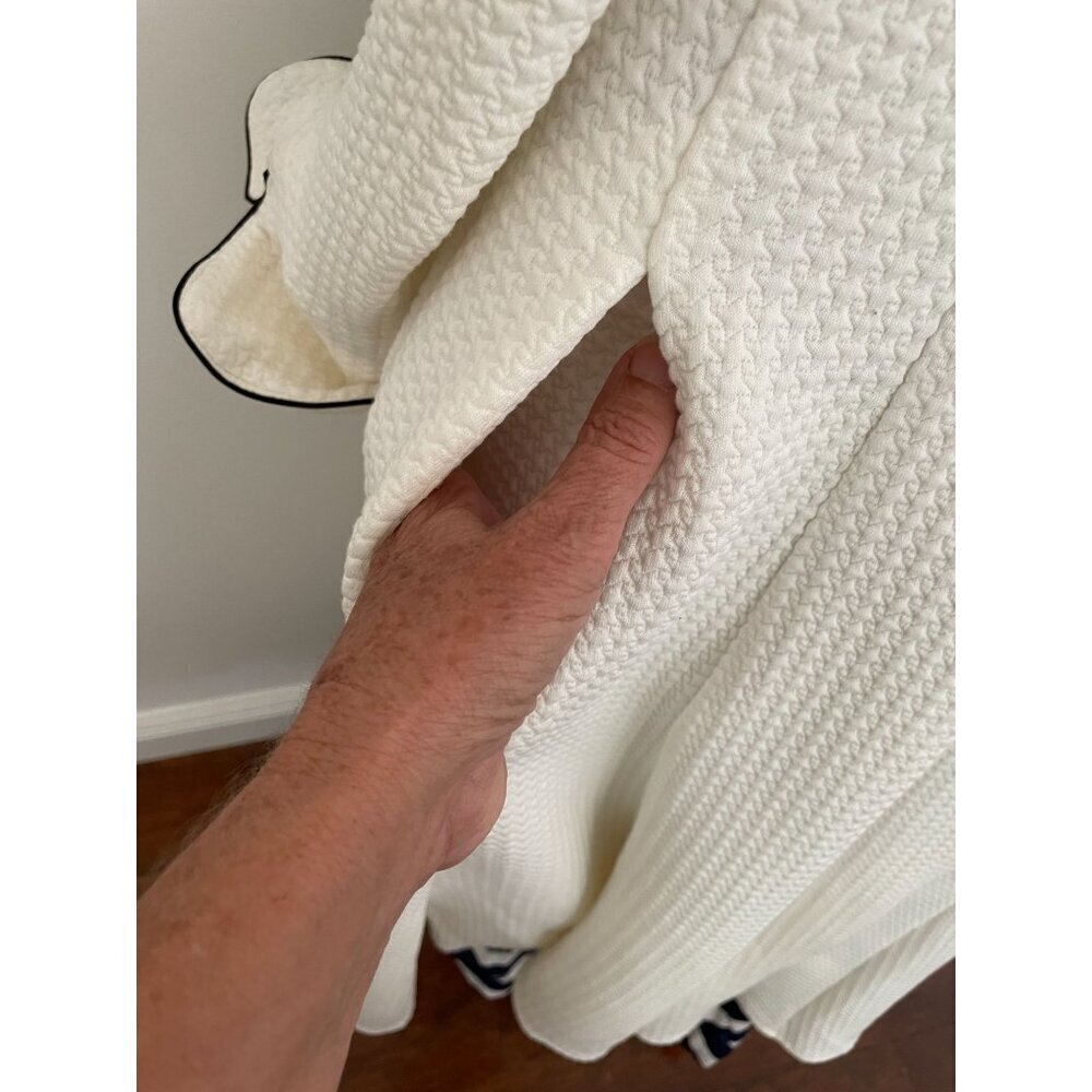 Vintage Design Today's Vogue White Double-Breasted Long Coat With Black Sculpted - Picture 8 of 12